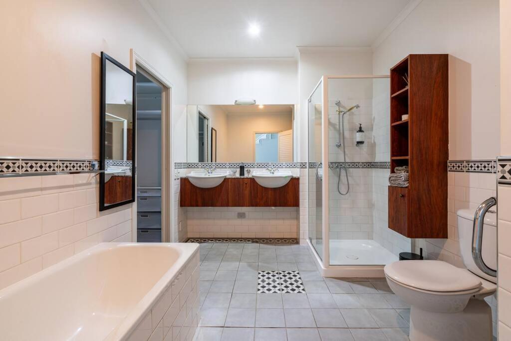 Spacious Penthouse With Spectacular Harbour Views! Auckland Exterior foto
