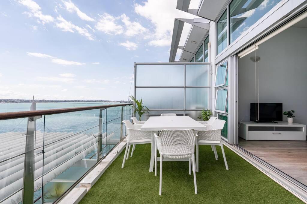 Spacious Penthouse With Spectacular Harbour Views! Auckland Exterior foto